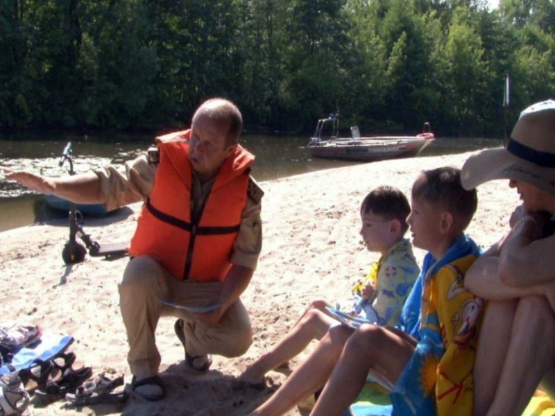 Родителей накажут, если их дети находятся на водоемах без контроля.